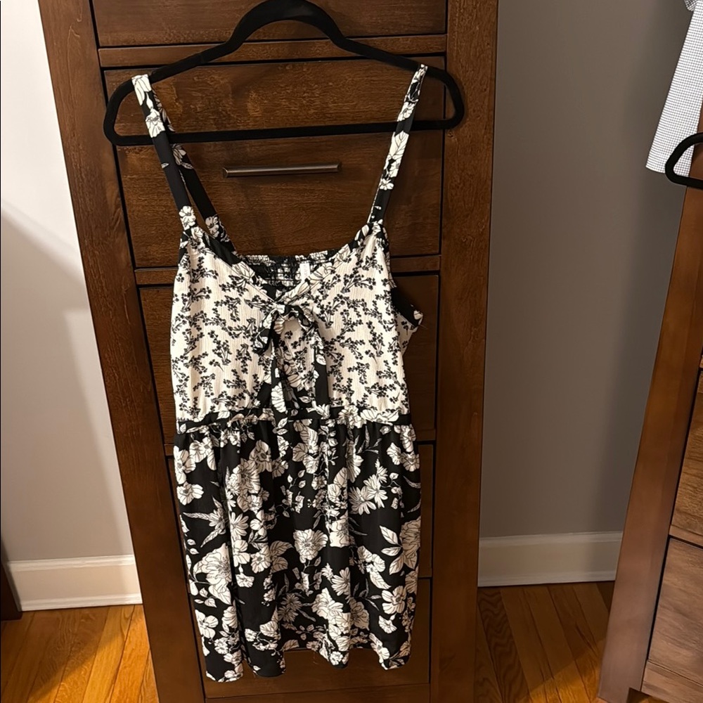 Xhilaration Black and White Floral Dress